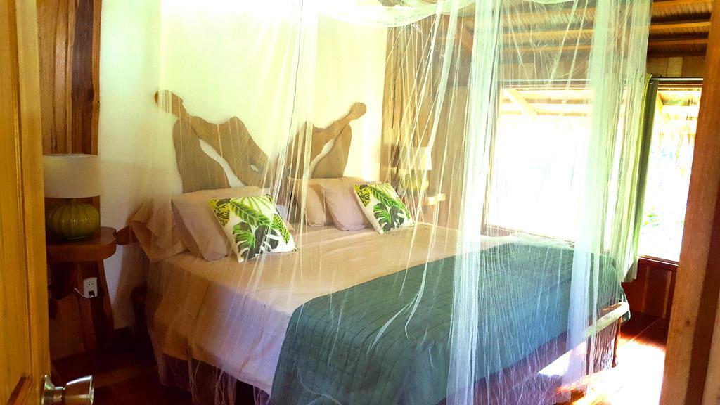 3 Bamboo Eco Lodge Cahuita Exterior photo