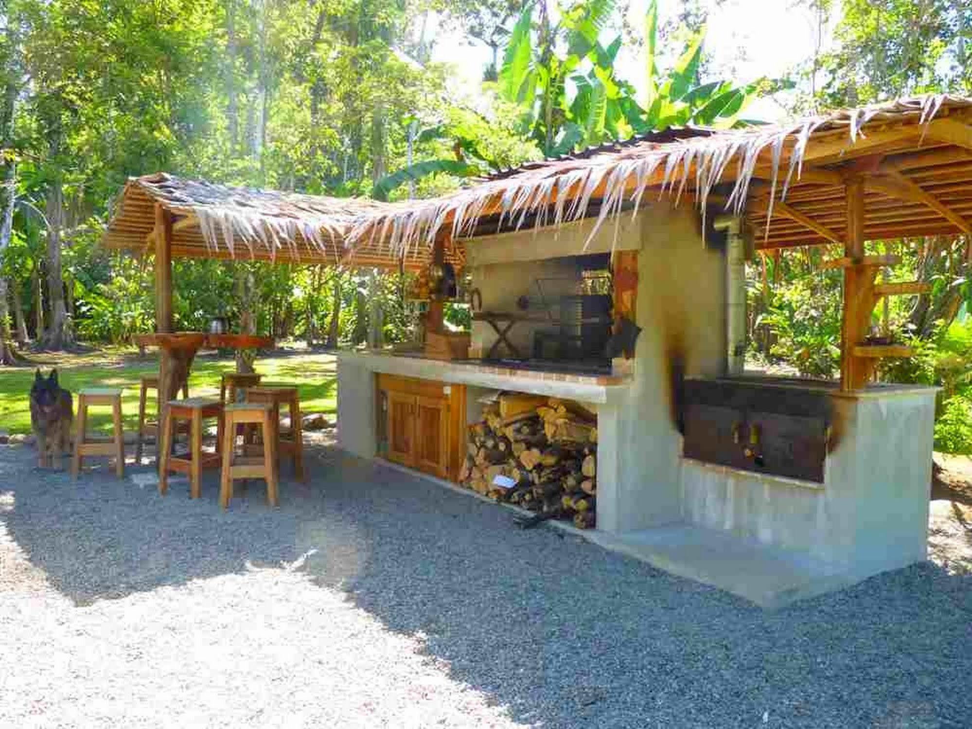 3 Bamboo Eco Lodge Cahuita Exterior photo