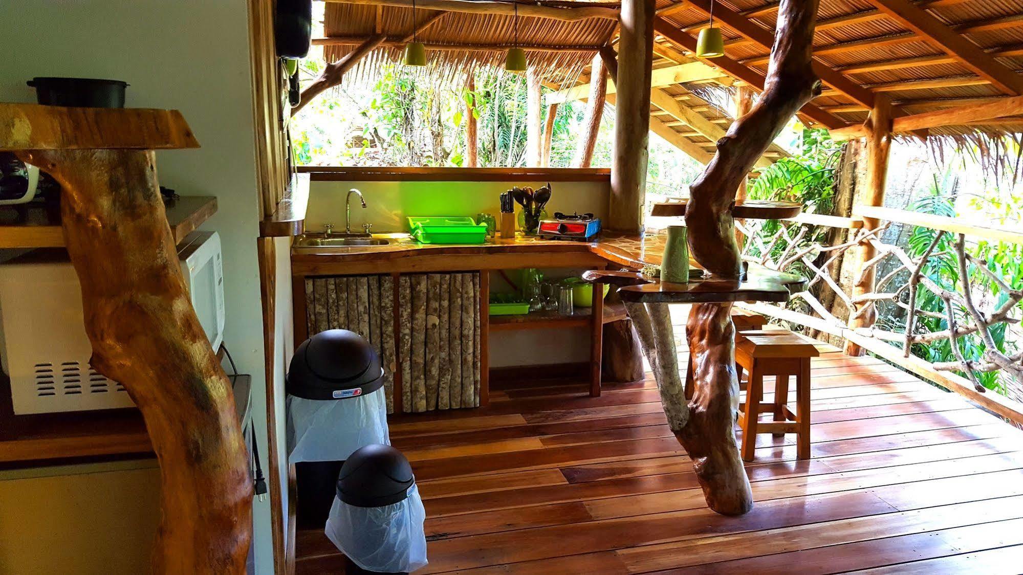 3 Bamboo Eco Lodge Cahuita Exterior photo